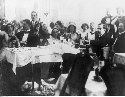 1925